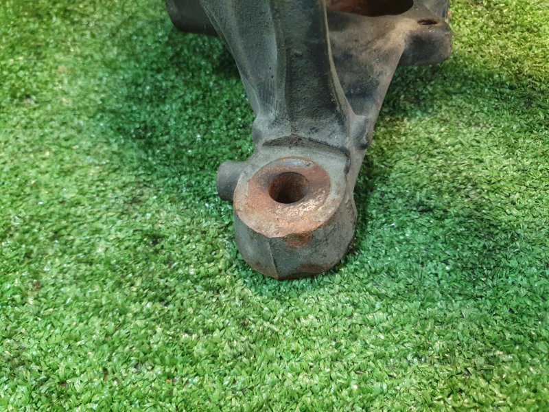 Кулак поворотный правый, 3000 рублей, Фроловское