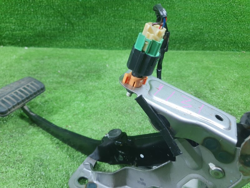 Педаль тормоза, 1200 рублей, Фроловское