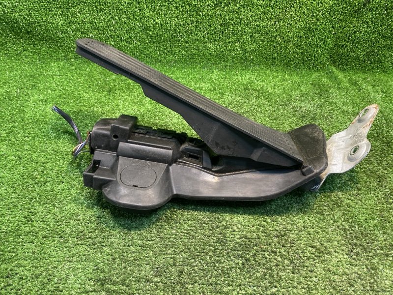 Педаль газа, 1500 рублей, Фроловское