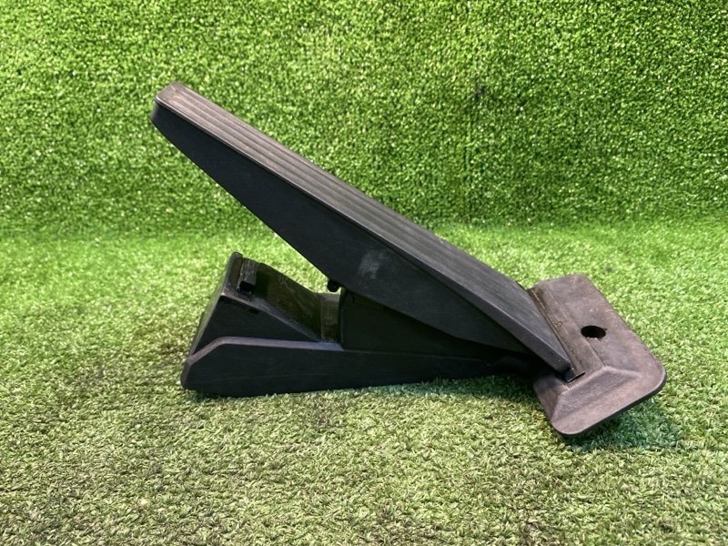 Педаль газа, 2000 рублей, Фроловское