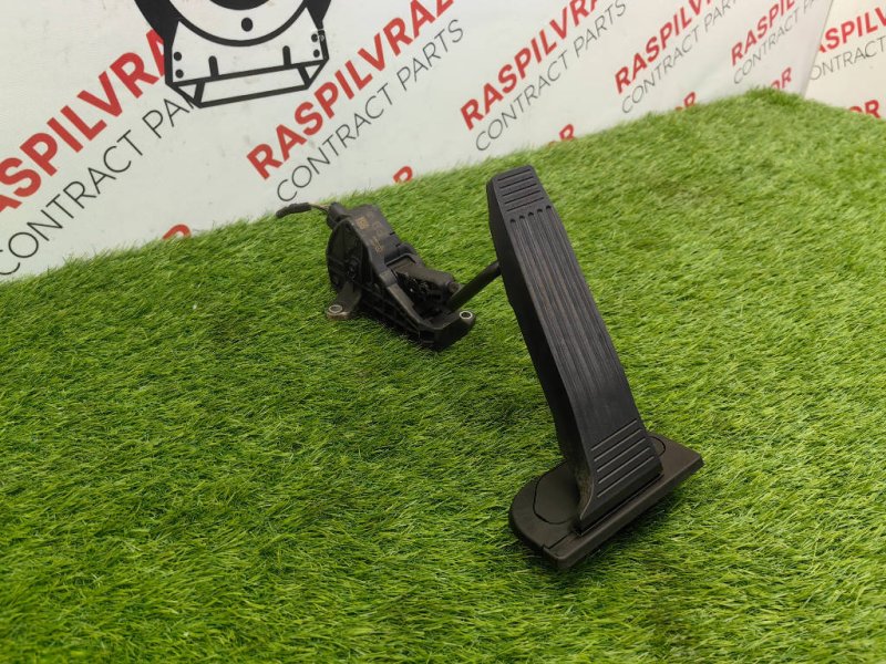 Педаль газа, 2000 рублей, Красноярск