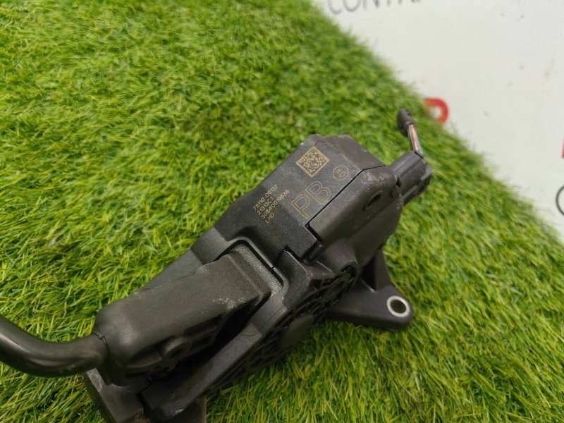 Педаль газа, 2000 рублей, Красноярск