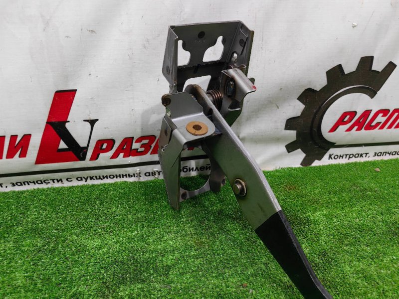 Педаль тормоза, 1000 рублей, Красноярск