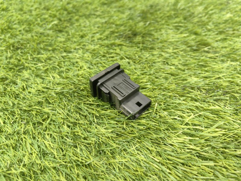 Кнопка антипробуксовочной системы, 1000 рублей, Красноярск