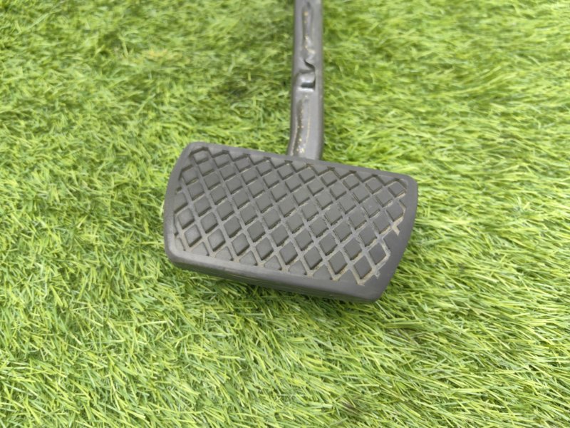 Педаль тормоза, 2000 рублей, Красноярск