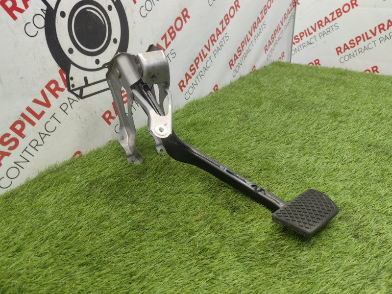 Педаль тормоза, 2000 рублей, Красноярск