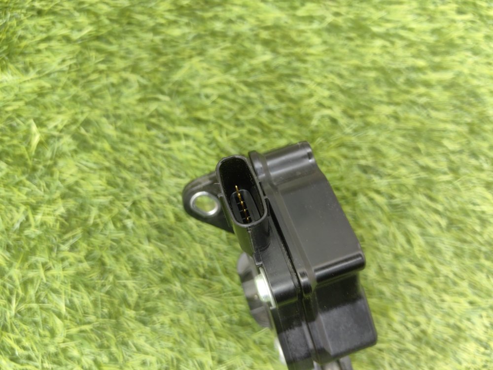 Педаль газа, 2000 рублей, Красноярск