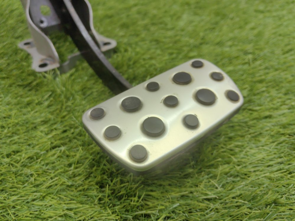 Педаль тормоза, 2000 рублей, Красноярск