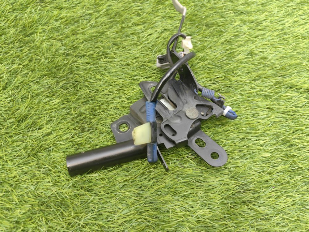 Замок капота, 2000 рублей, Красноярск