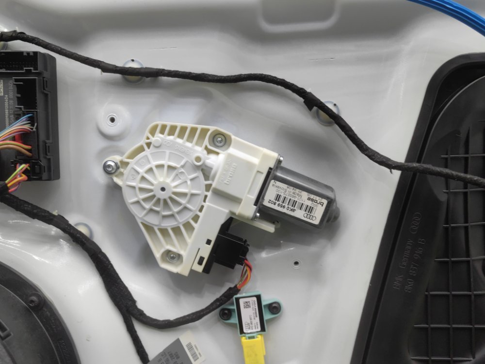 Дверь боковая, 15000 рублей, Красноярск