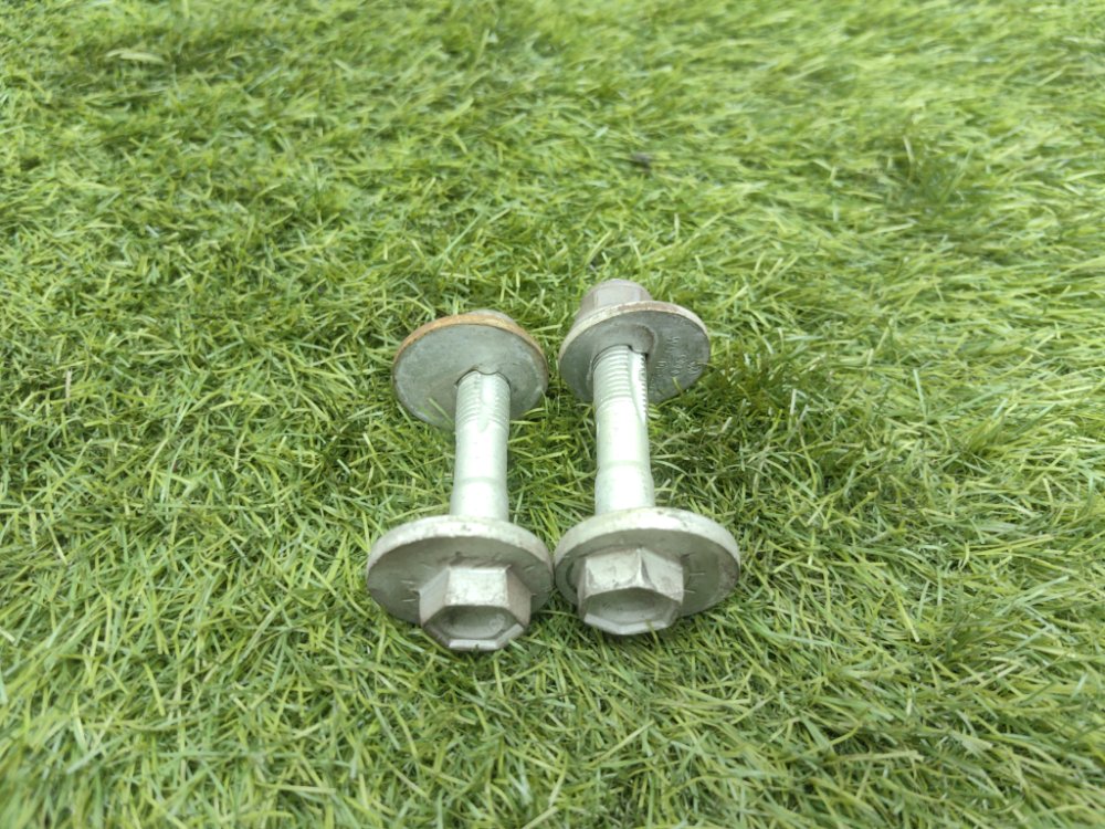 Болт развальный, 1000 рублей, Красноярск