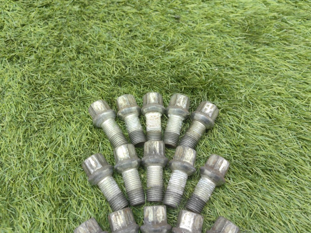 Болт колесный, 2000 рублей, Красноярск