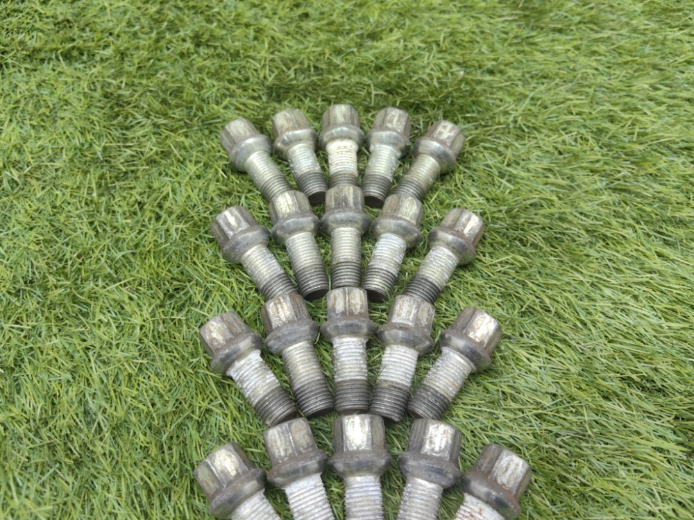 Болт колесный, 2000 рублей, Красноярск