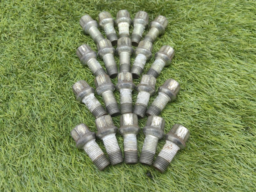 Болт колесный, 2000 рублей, Красноярск