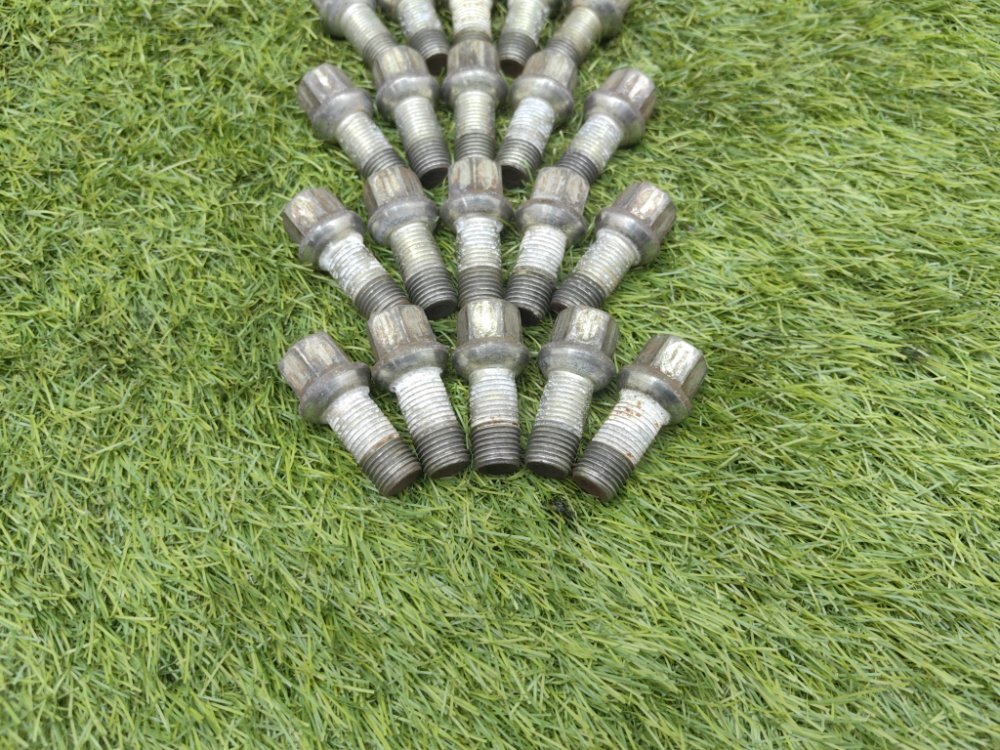 Болт колесный, 2000 рублей, Красноярск