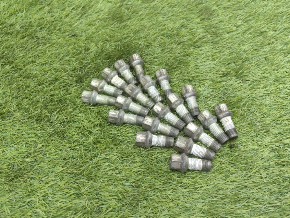 Болт колесный, 2000 рублей, Красноярск