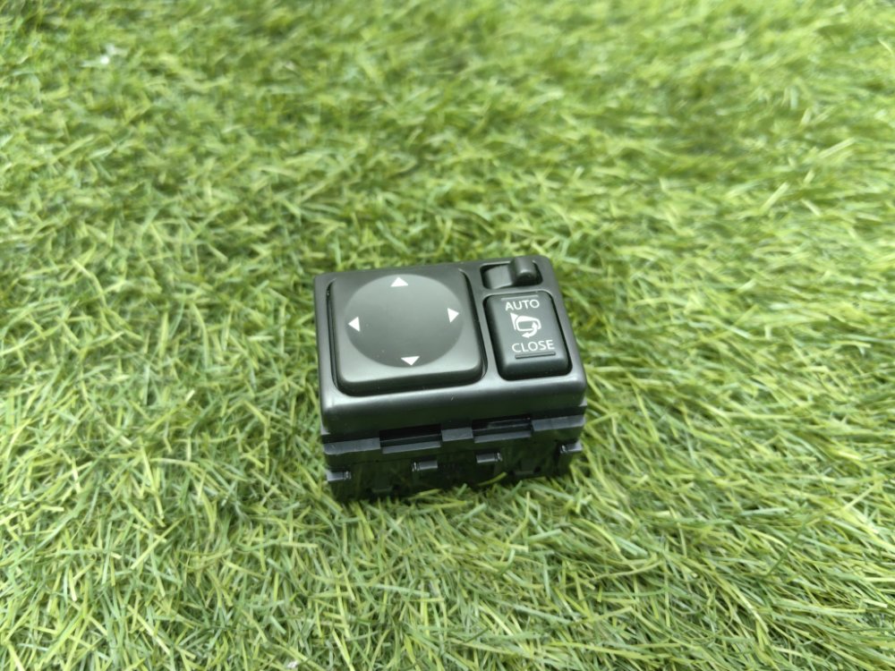 Блок управления зеркалами, 1000 рублей, Красноярск