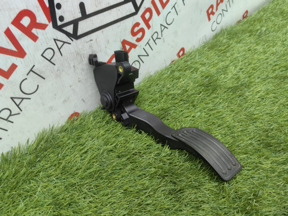 Педаль газа, 2000 рублей, Красноярск