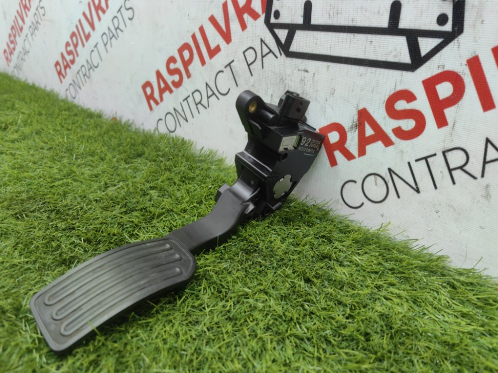 Педаль газа, 2000 рублей, Красноярск