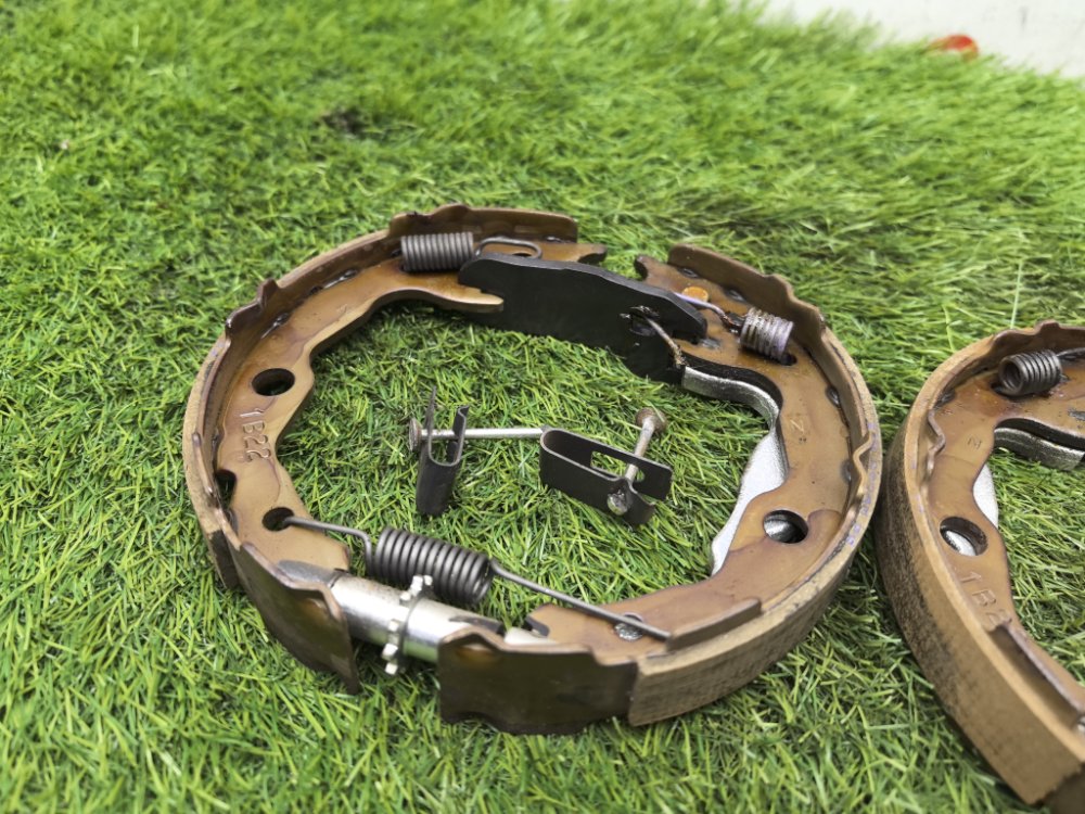 Колодки стояночного тормоза, 3000 рублей, Красноярск