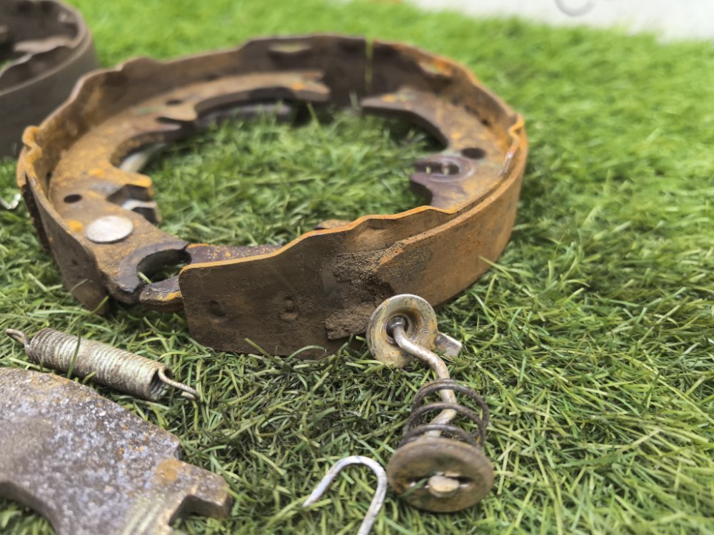 Колодки стояночного тормоза, 3000 рублей, Красноярск