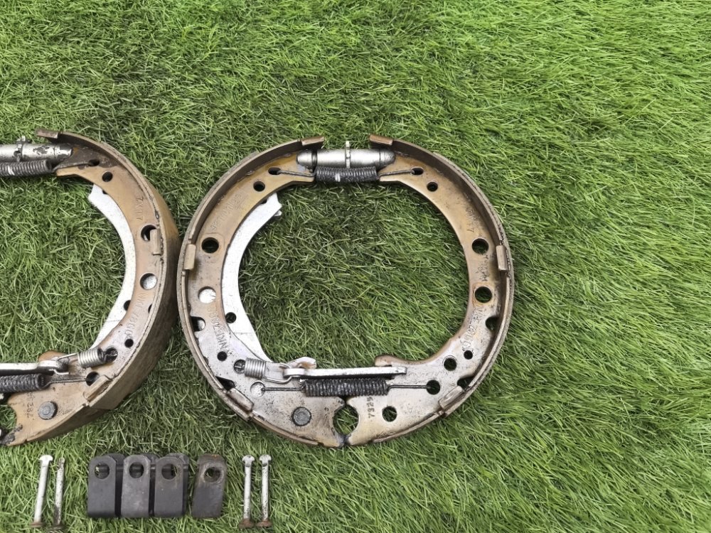 Колодки стояночного тормоза, 3000 рублей, Красноярск