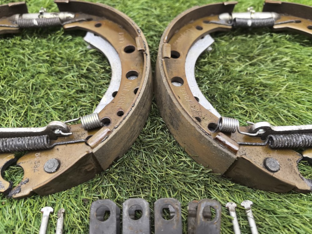 Колодки стояночного тормоза, 3000 рублей, Красноярск