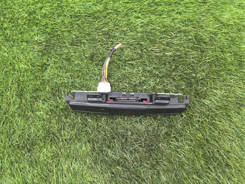 кнопка включения аварийной сигнализации, 1100 рублей, Красноярск