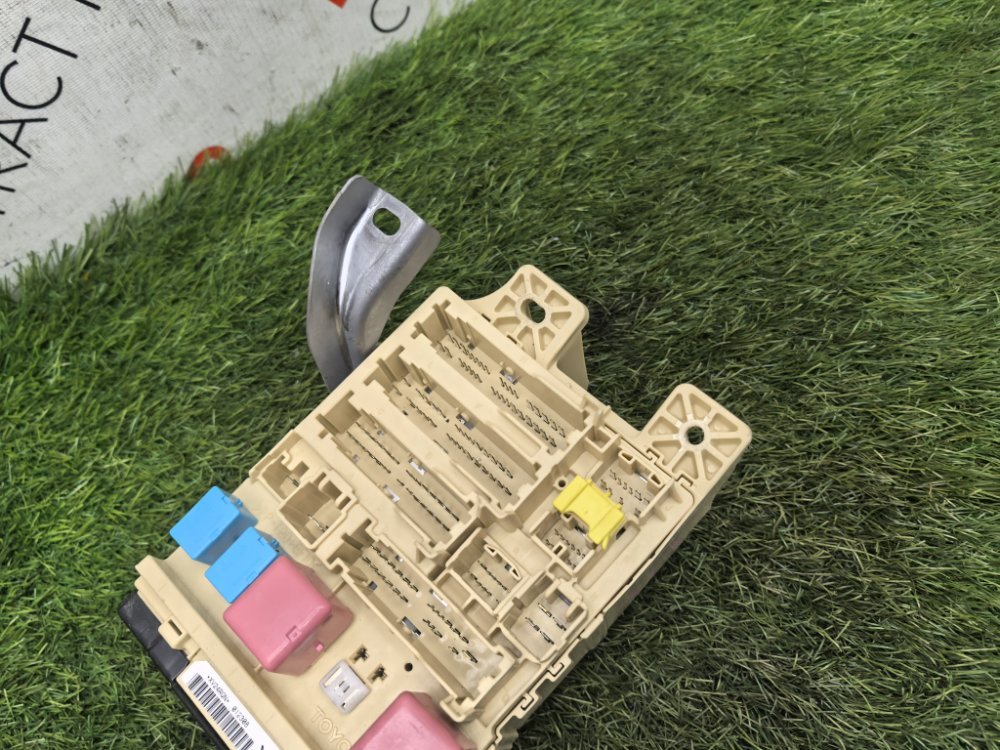 Блок предохранителей салонный, 2000 рублей, Красноярск