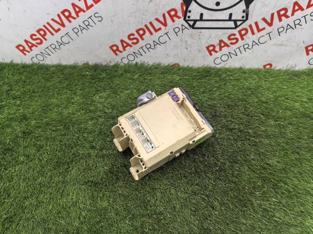 Блок предохранителей салонный, 2000 рублей, Красноярск