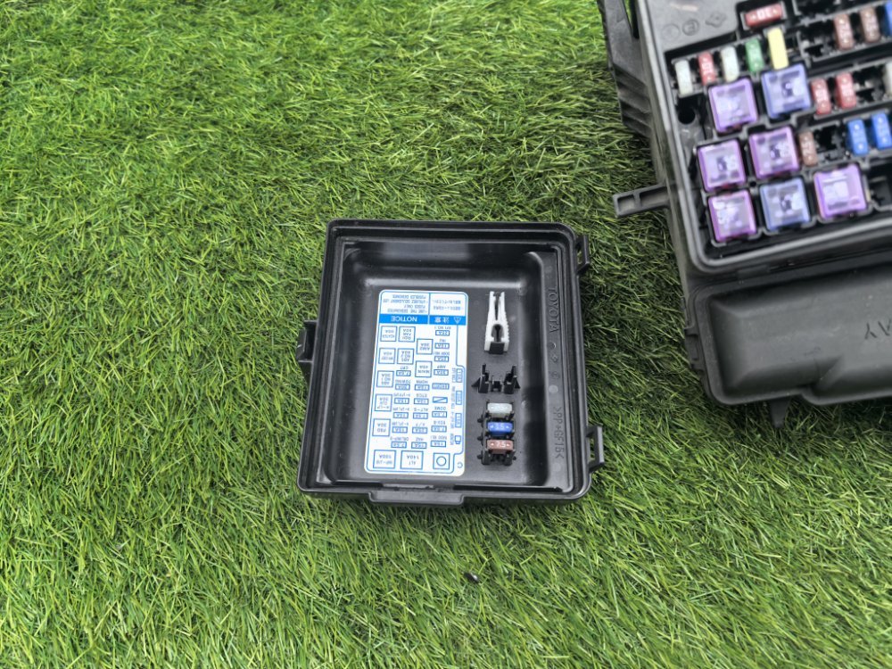 Блок предохранителей под капот, 3000 рублей, Красноярск