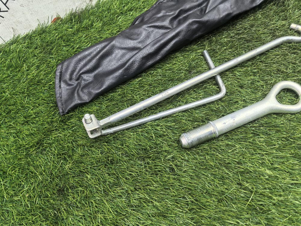 Крюк буксировочный, 1500 рублей, Красноярск