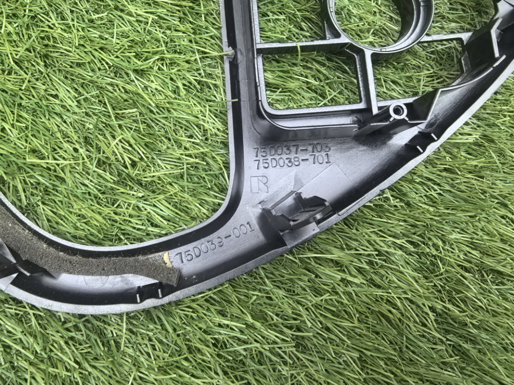 накладка консоли КПП, 2000 рублей, Красноярск