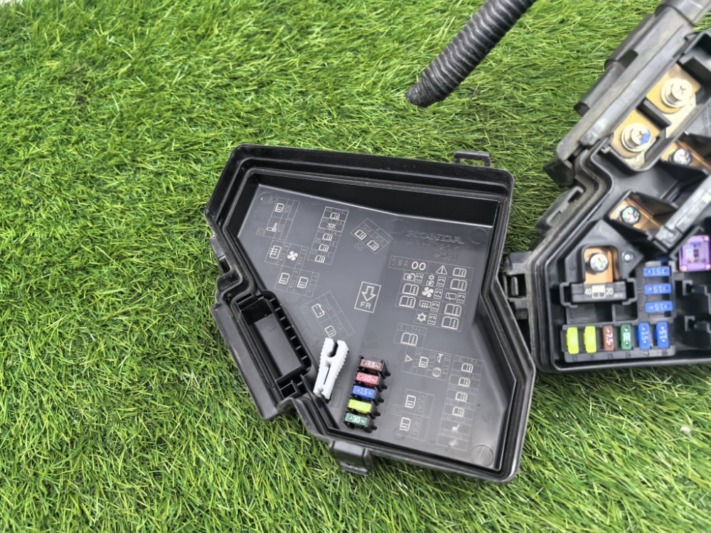 Блок предохранителей под капот, 3000 рублей, Красноярск