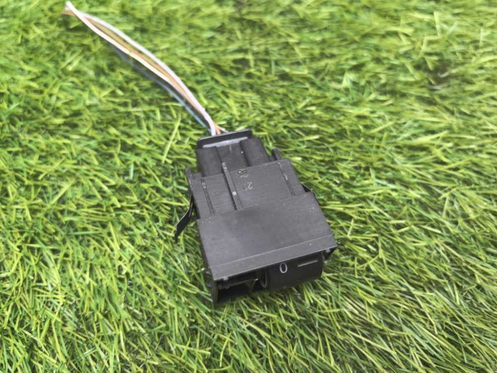 кнопка включения обогрева сидений, 800 рублей, Красноярск