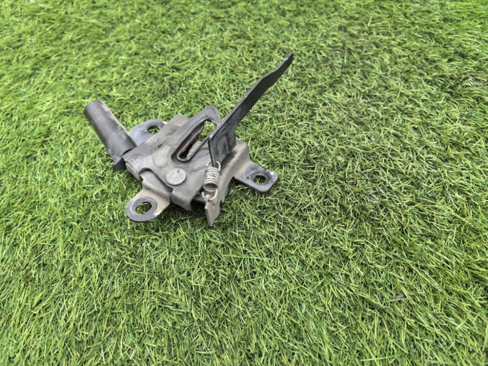 Замок капота, 1000 рублей, Красноярск