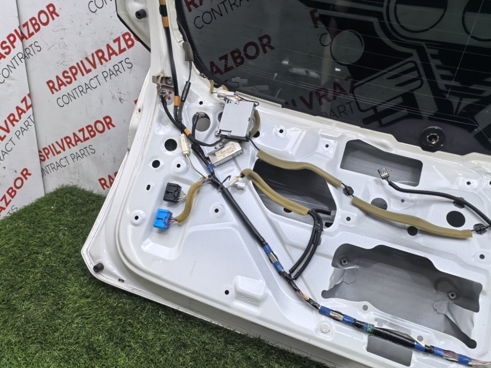 Дверь багажника, 10000 рублей, Красноярск