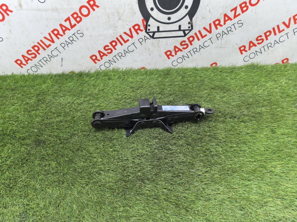 Домкрат, 2000 рублей, Красноярск