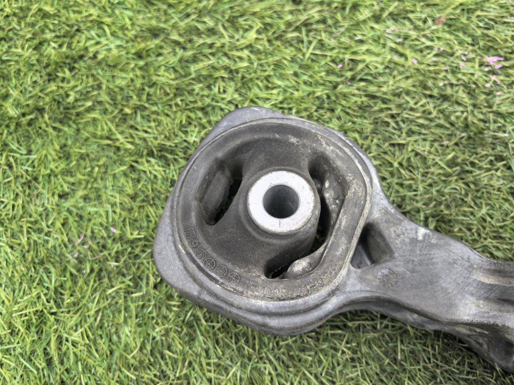 Подушка двигателя, 9500 рублей, Красноярск