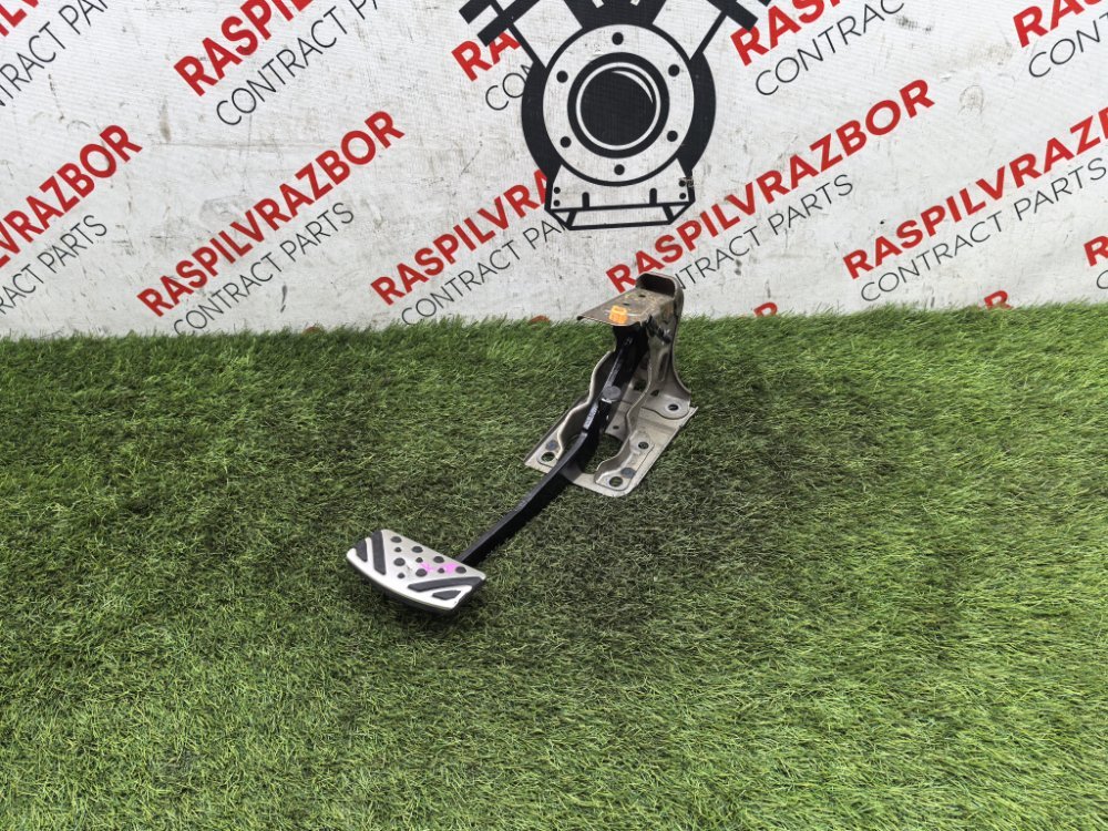 Педаль тормоза, 2000 рублей, Красноярск