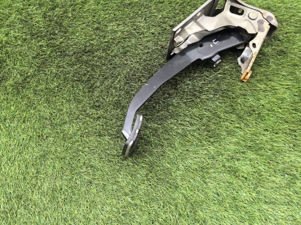 Педаль тормоза, 2000 рублей, Красноярск