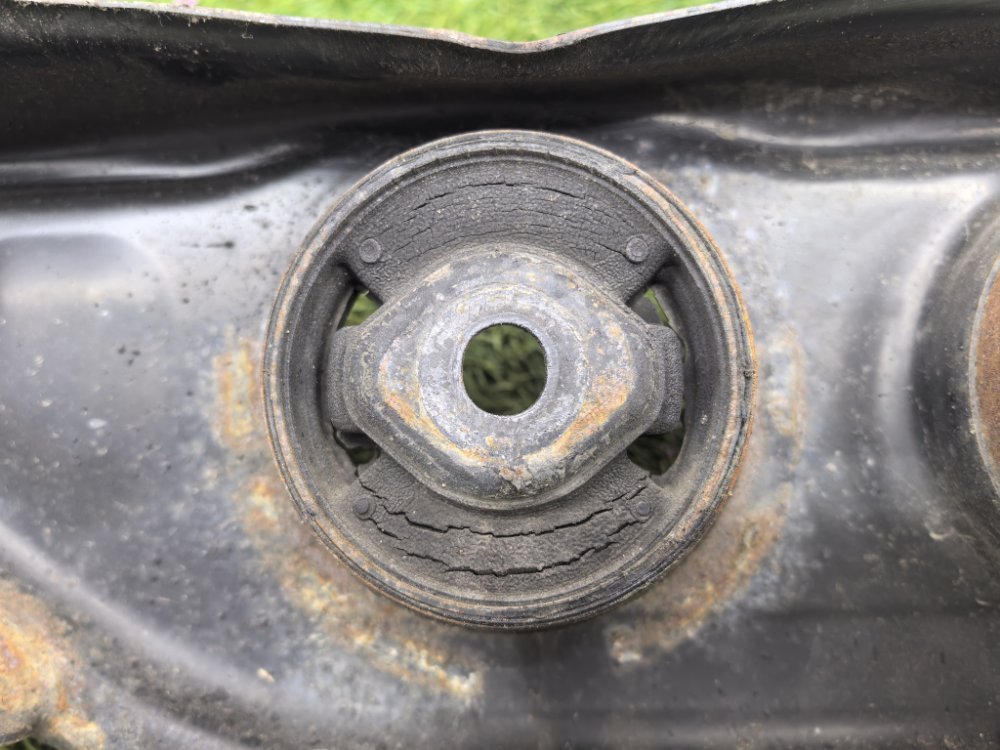 балка поперечная, 25000 рублей, Красноярск