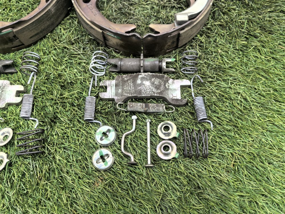 Колодки стояночного тормоза, 3500 рублей, Красноярск