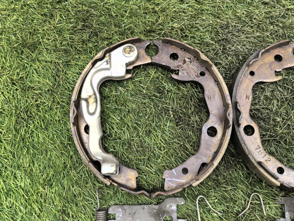 Колодки стояночного тормоза, 3000 рублей, Красноярск