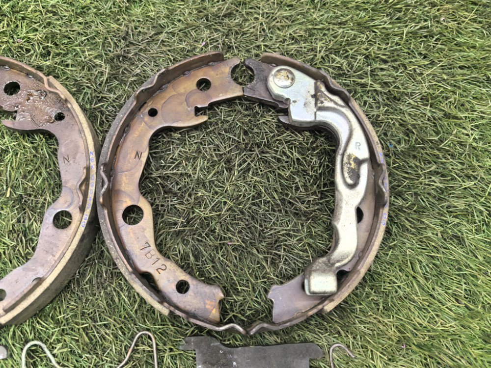 Колодки стояночного тормоза, 3000 рублей, Красноярск