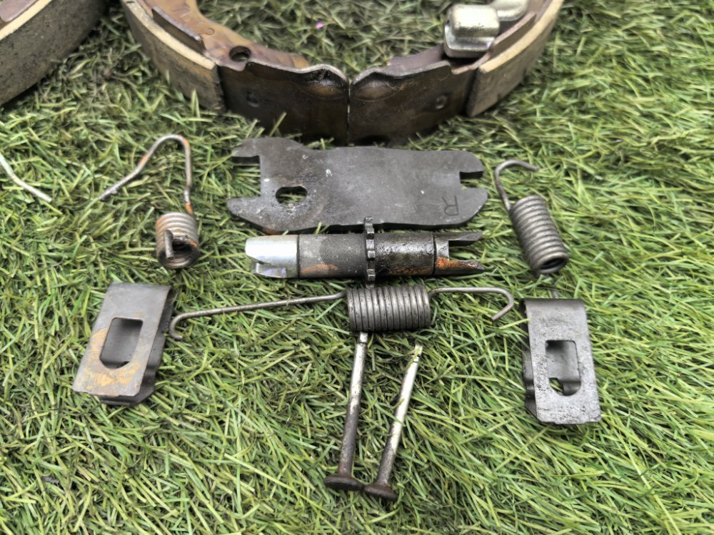 Колодки стояночного тормоза, 3000 рублей, Красноярск