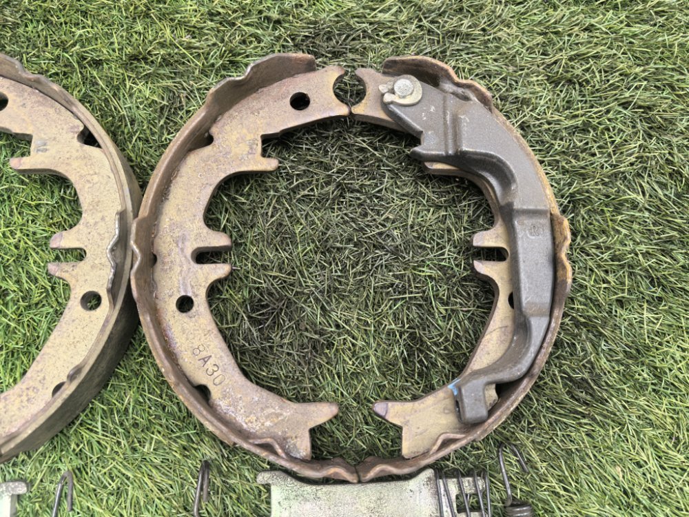 Колодки стояночного тормоза, 4000 рублей, Красноярск