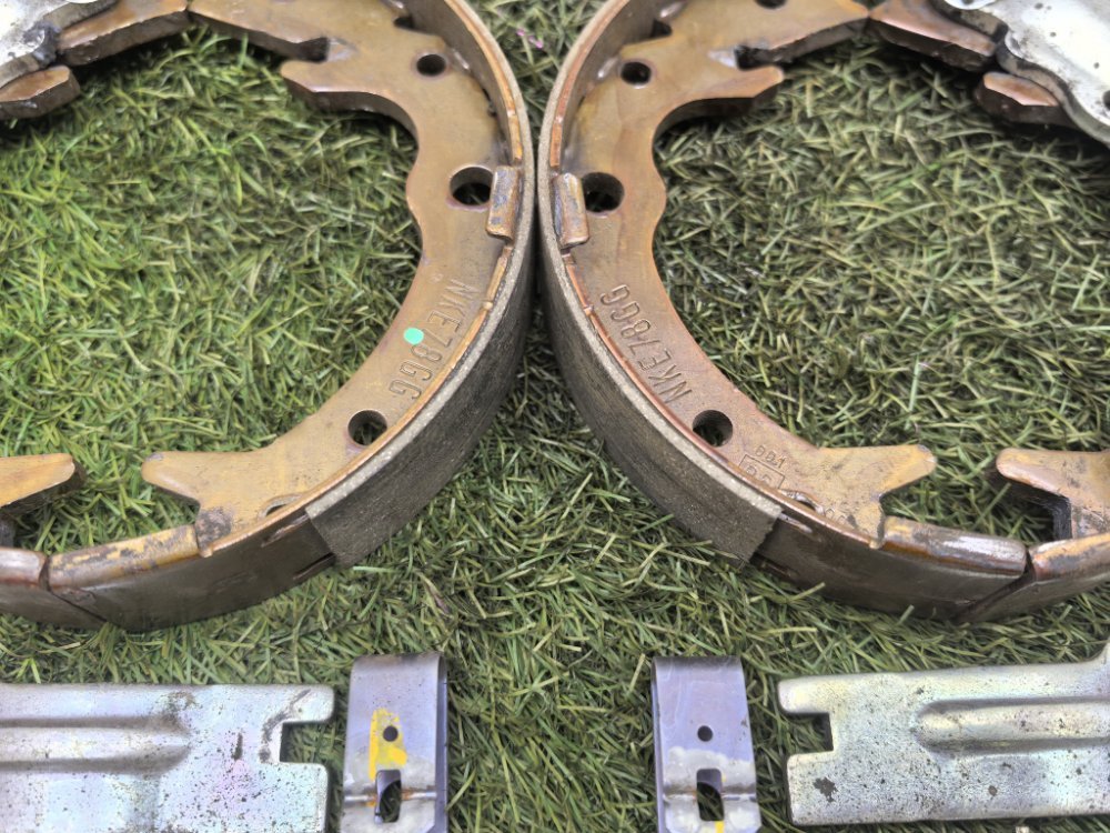 Колодки стояночного тормоза, 2500 рублей, Красноярск