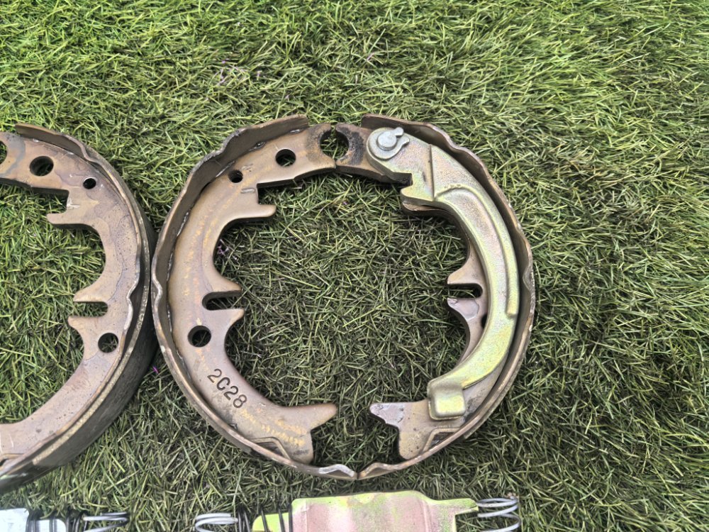 Колодки стояночного тормоза, 4000 рублей, Красноярск