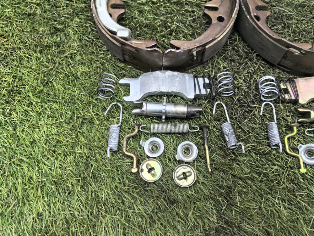 Колодки стояночного тормоза, 4000 рублей, Красноярск